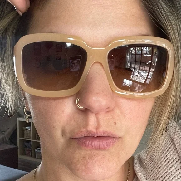 Versace Sunglasses NWOT - Picture 5 of 7